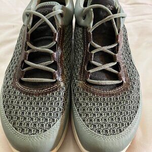 ECCO BIOM FJUEL Size 40/9-9.5